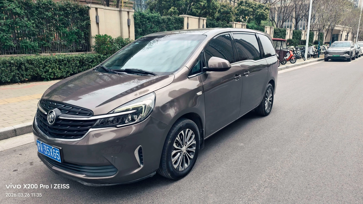 Открыть фото Buick GL8 II 2.4 AT