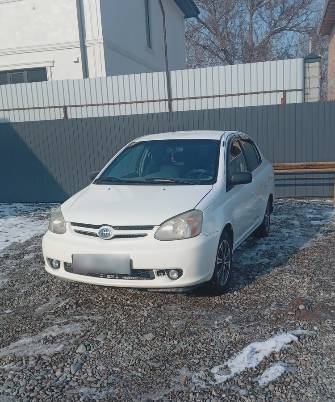 Toyota Echo 1.5 AT