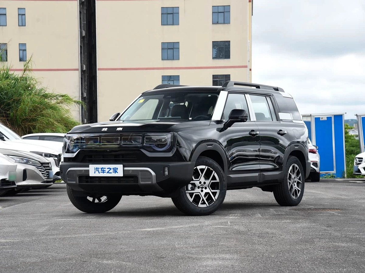 Открыть фото BAIC BJ30 II 1.5 AMT