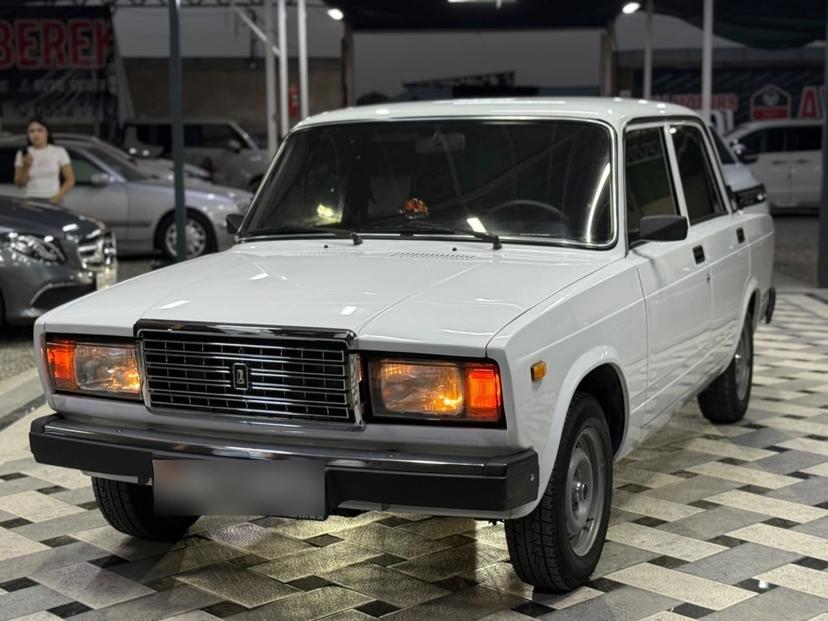 ВАЗ (Lada) 2107 21074-30 1.6 MT