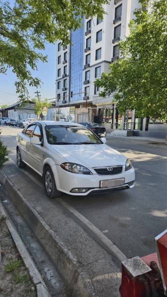 Daewoo Gentra II 1.5 MT