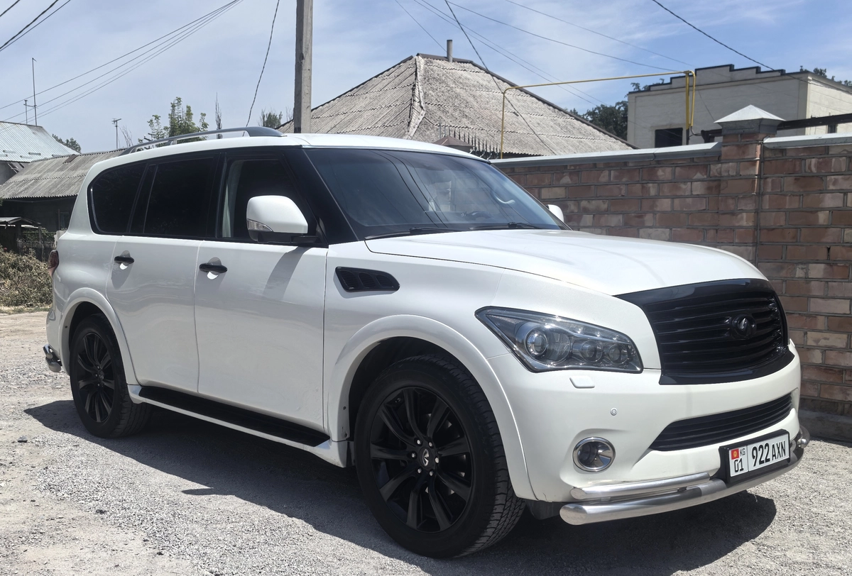 Открыть фото Infiniti QX56 III QX56 5.6 AT 4WD