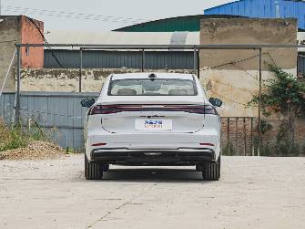 Geely Galaxy A7 1.5hyb AT