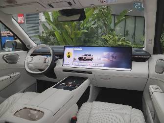 Lynk & Co 900 1.5hyb AT 4WD