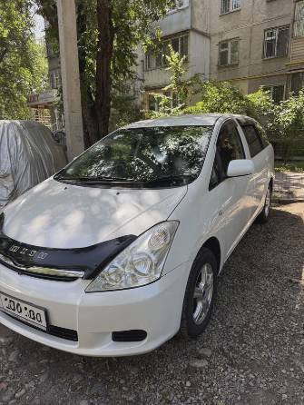 Toyota Wish I Рестайлинг 1.8 AT 4WD