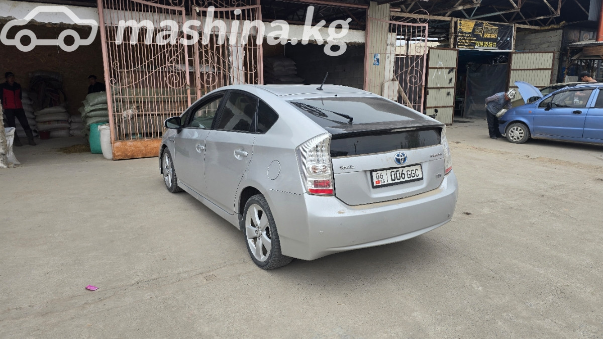 Toyota Prius III Рестайлинг (XW30) 1.8hyb AT