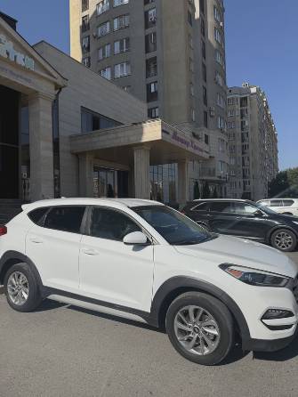 Hyundai Tucson III 2.0 AT 4WD