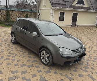 Volkswagen Golf V 1.6 MT