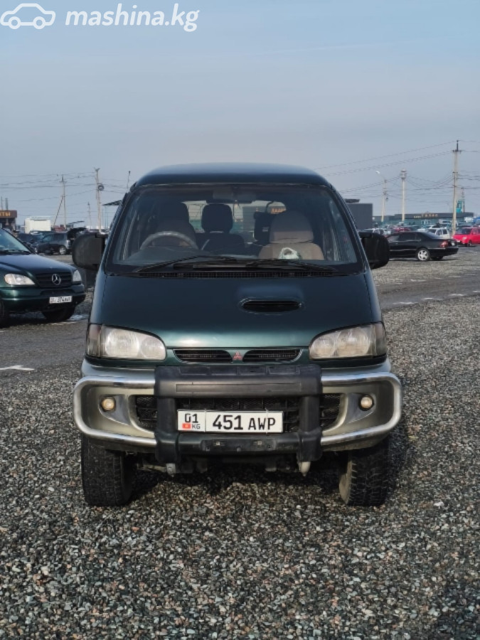 Открыть фото Mitsubishi Delica IV 3.0 AT 4WD