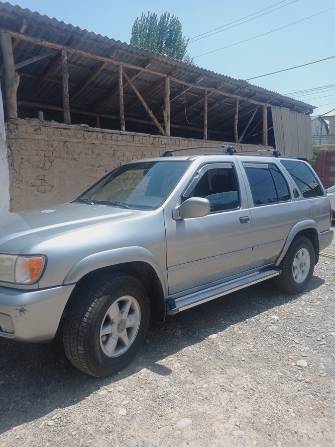 Nissan Pathfinder II 3.3 AT 4WD