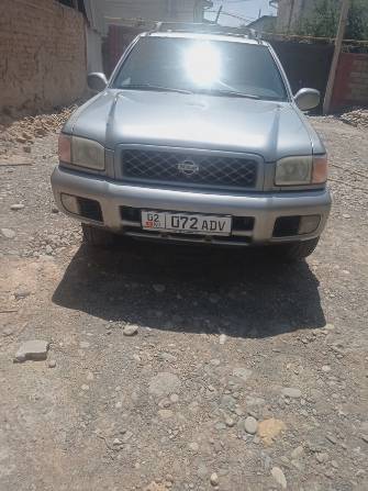 Nissan Pathfinder II 3.3 AT 4WD