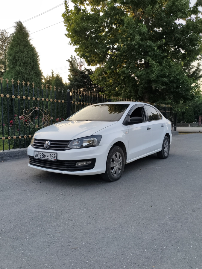 Volkswagen Polo V Рестайлинг 1.6 MT