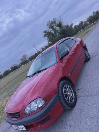 Toyota Avensis I 1.6 MT