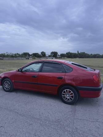 Toyota Avensis I 1.6 MT