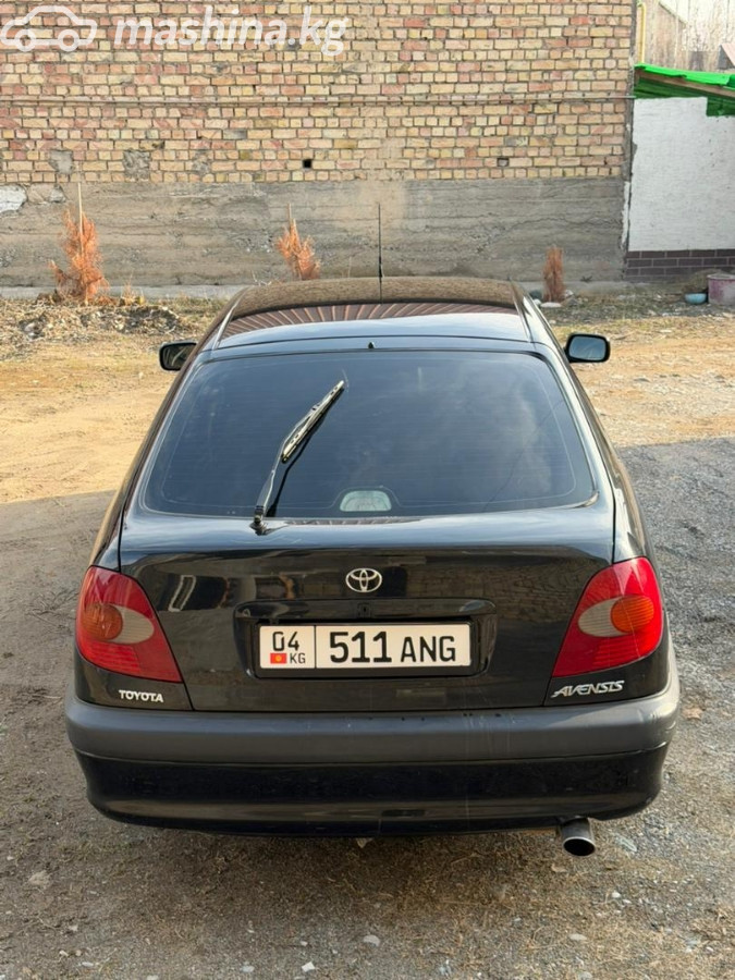 Toyota Avensis I 1.8 MT
