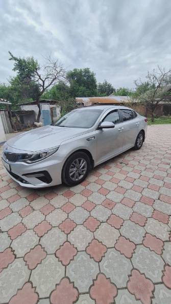 Kia K5 III LPi 2.0 AT