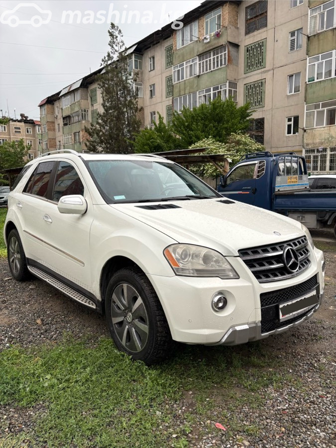 Mercedes-Benz M-Класс II (W164) Рестайлинг 550 5.5 AT 4WD