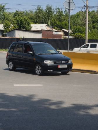 Mazda Demio I (DW) 1.3 MT