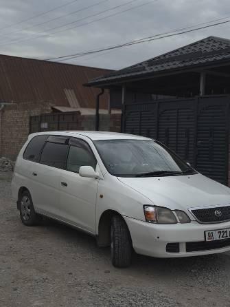 Toyota Gaia 2.0 AT