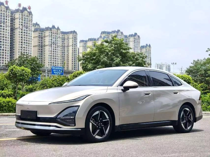 Wuling Starlight 1.5hyb AT