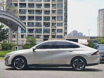 Wuling Starlight 1.5hyb AT