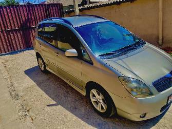 Toyota Corolla Verso I 1.8 AT