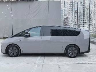 LiXiang Mega 102.7 kWh Electro AT 4WD