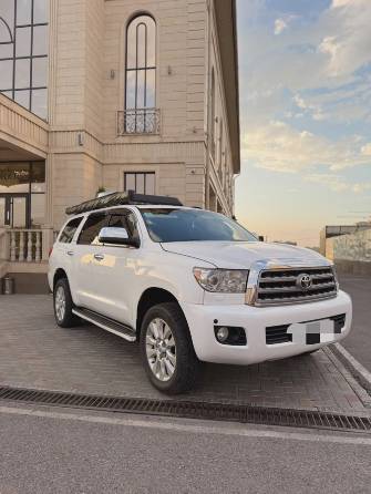 Toyota Sequoia II 5.7 AT 4WD