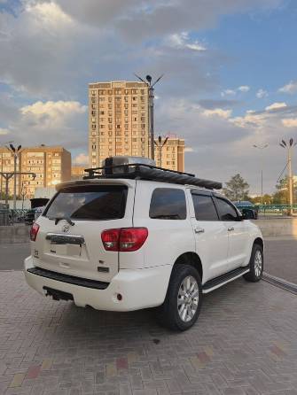 Toyota Sequoia II 5.7 AT 4WD