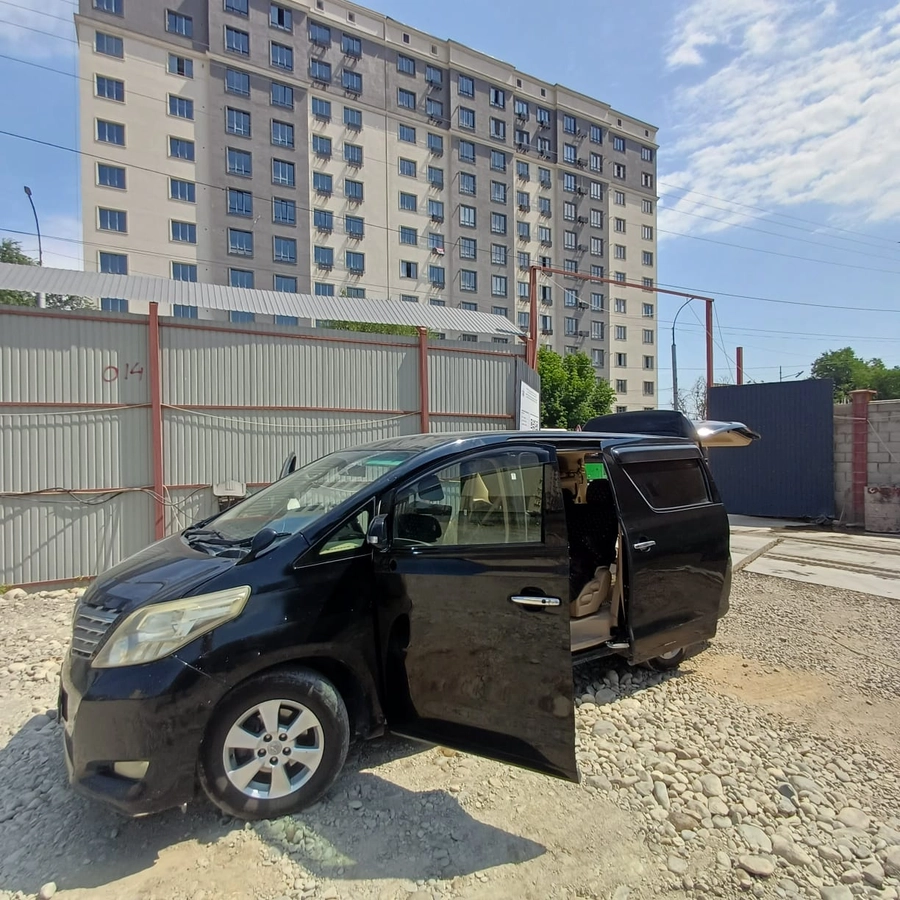 Открыть фото Toyota Alphard II 2.4 AT