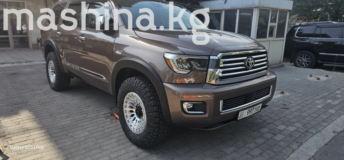 Toyota Sequoia II Рестайлинг 5.7 AT 4WD
