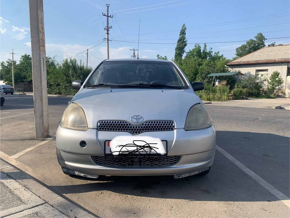 Открыть фото Toyota Yaris I 1.0 MT