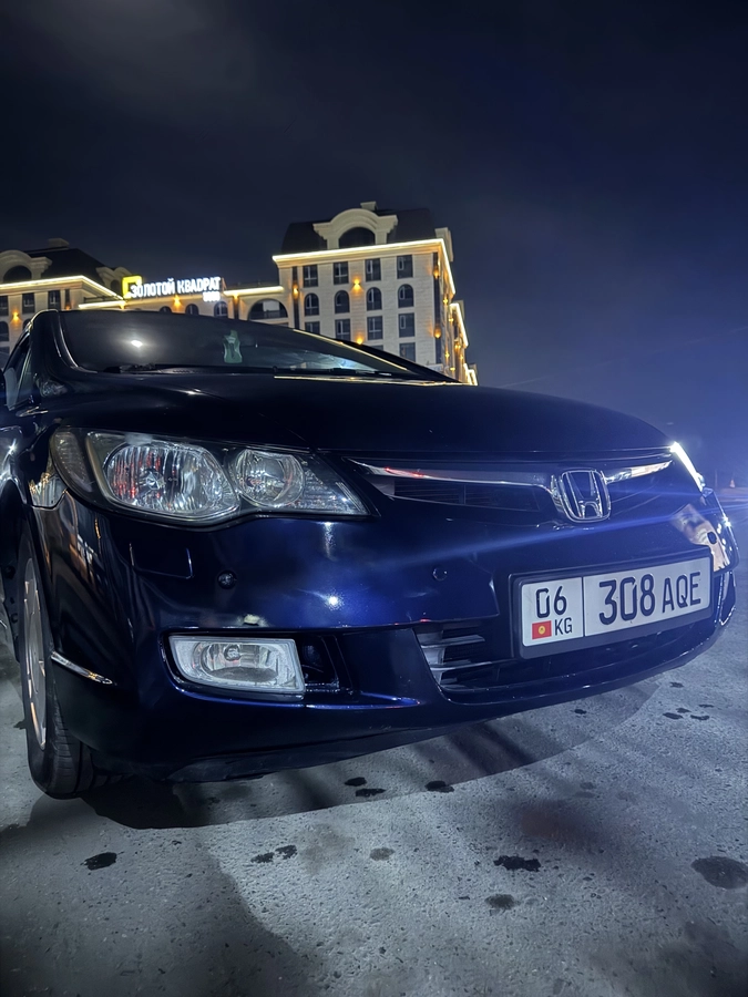 Открыть фото Honda Civic VIII Hybrid 1.3hyb CVT