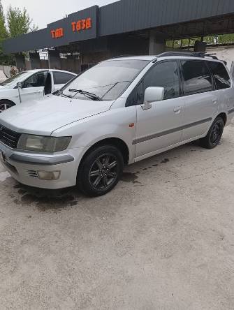 Mitsubishi Space Wagon III 2.4 MT