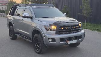 Toyota Sequoia II 5.7 AT 4WD