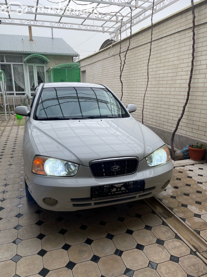 Hyundai Elantra III (XD) 1.6 MT