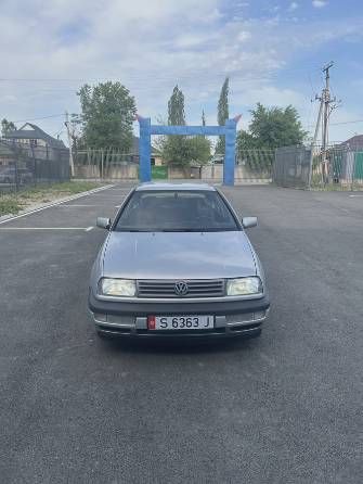 Volkswagen Vento 1.8 AT