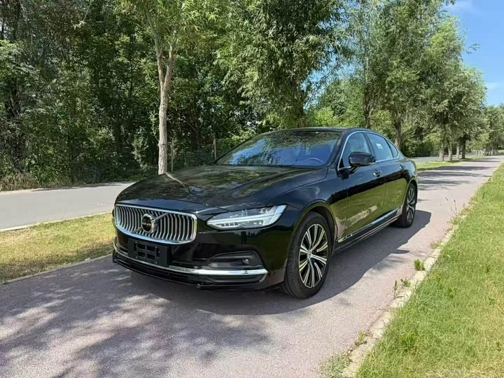 Volvo S90 II Рестайлинг 2.0 AT