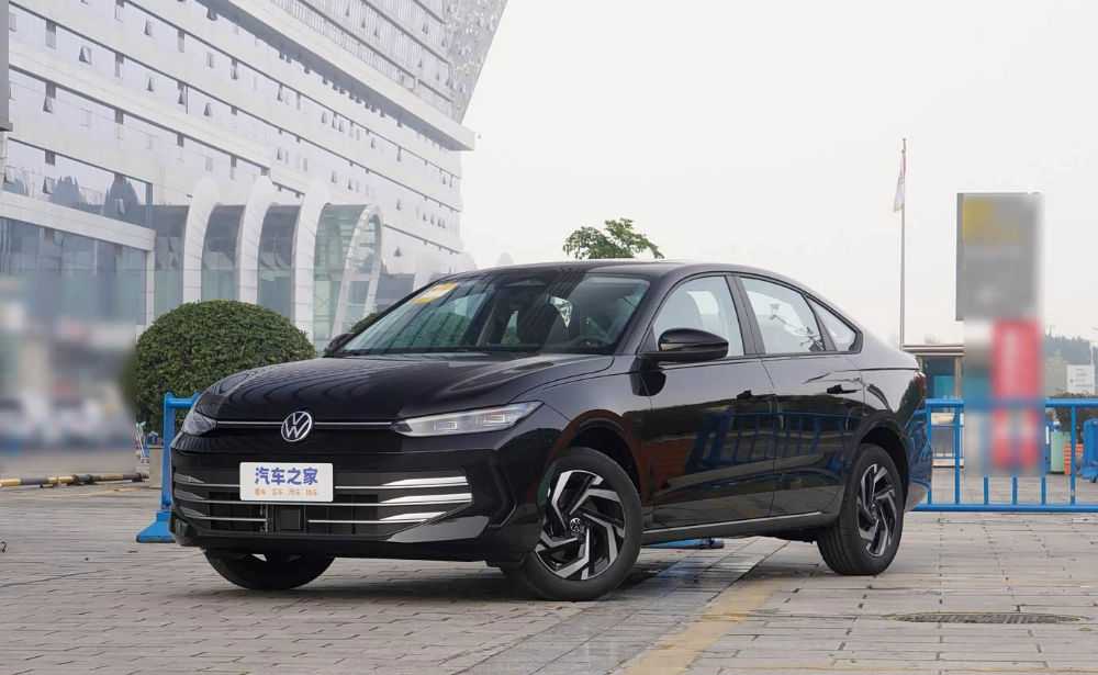 Открыть фото Volkswagen Lavida III Рестайлинг 1.5 AT