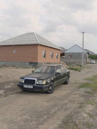 Mercedes-Benz W124 230 2.3 MT