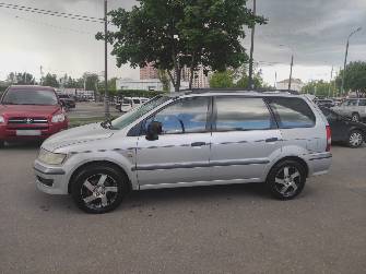 Mitsubishi Space Wagon III 2.4 MT