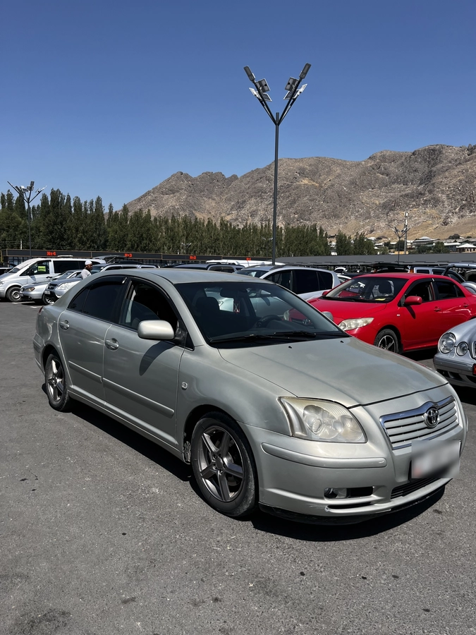 Toyota Avensis II 2.0 MT
