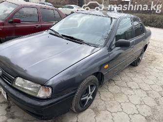 Nissan Primera I (P10) 1.6 MT