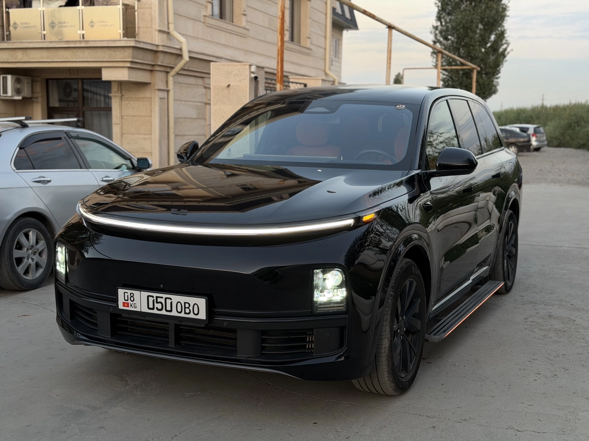 LiXiang L8 Air 1.5hyb AT 4WD