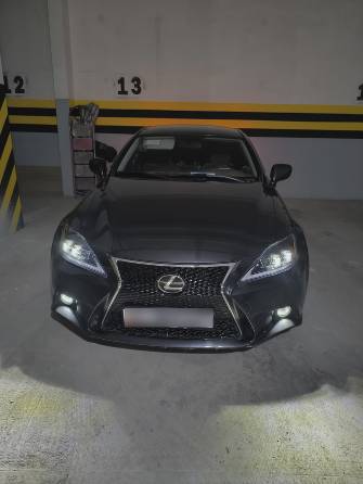 Lexus IS II Рестайлинг 250 2.5 MT