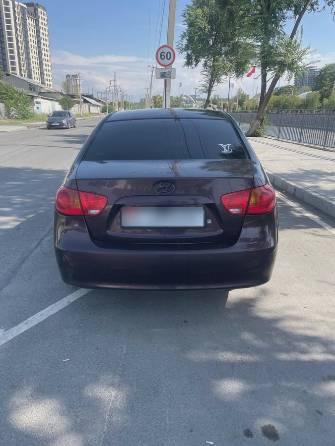 Hyundai Elantra IV (HD) 1.6 MT