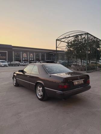 Mercedes-Benz W124 300 3.0 AT