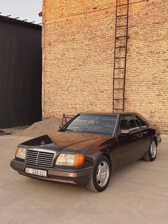 Mercedes-Benz W124 300 3.0 AT