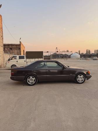 Mercedes-Benz W124 300 3.0 AT