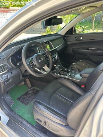 Kia K5 III LPi 2.0 AT